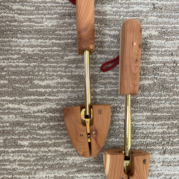 Nordstrom Cedar Shoe Trees with Metal Accents Size Small - Picture 3 of 4